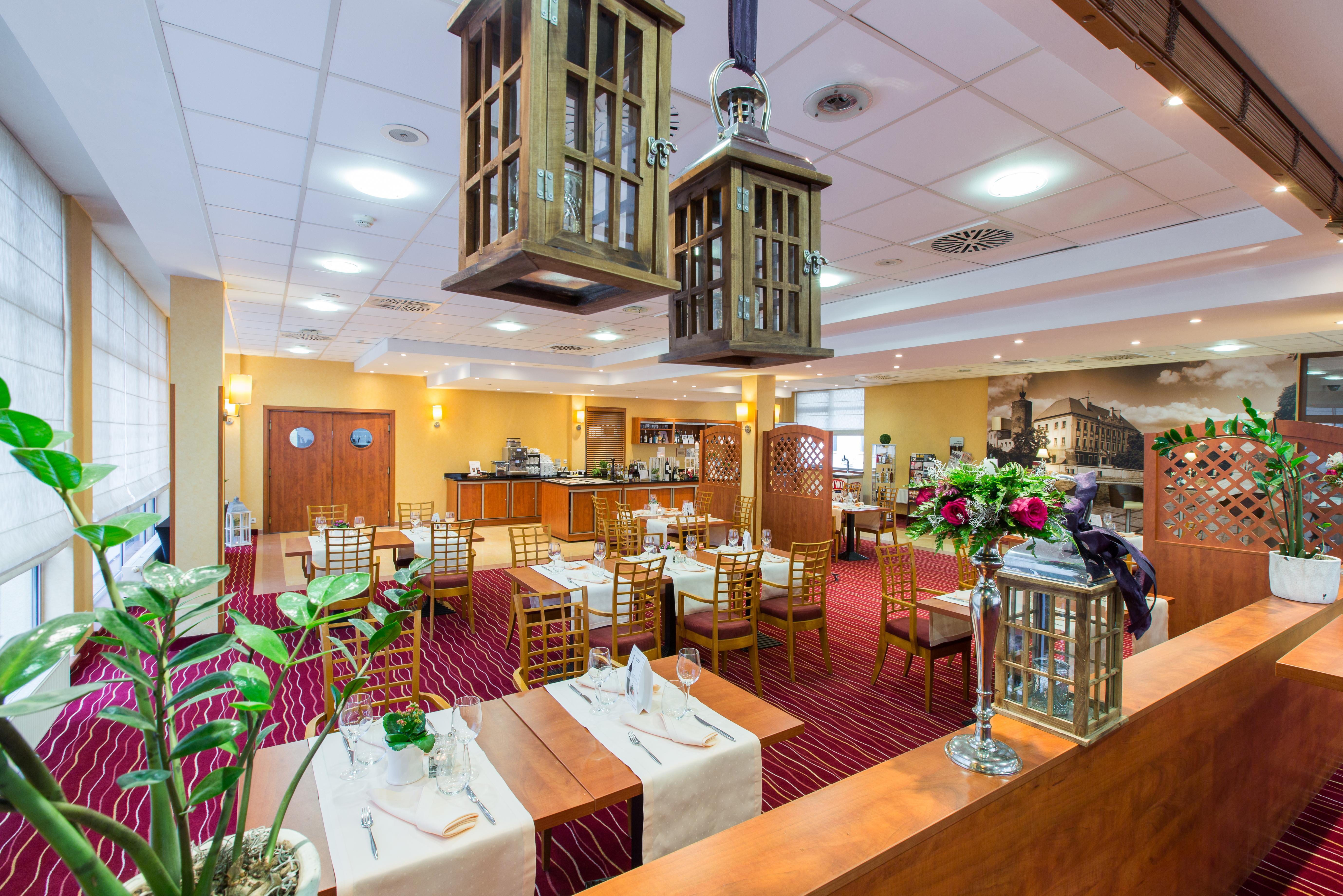 Qubus Hotel Glogow Экстерьер фото