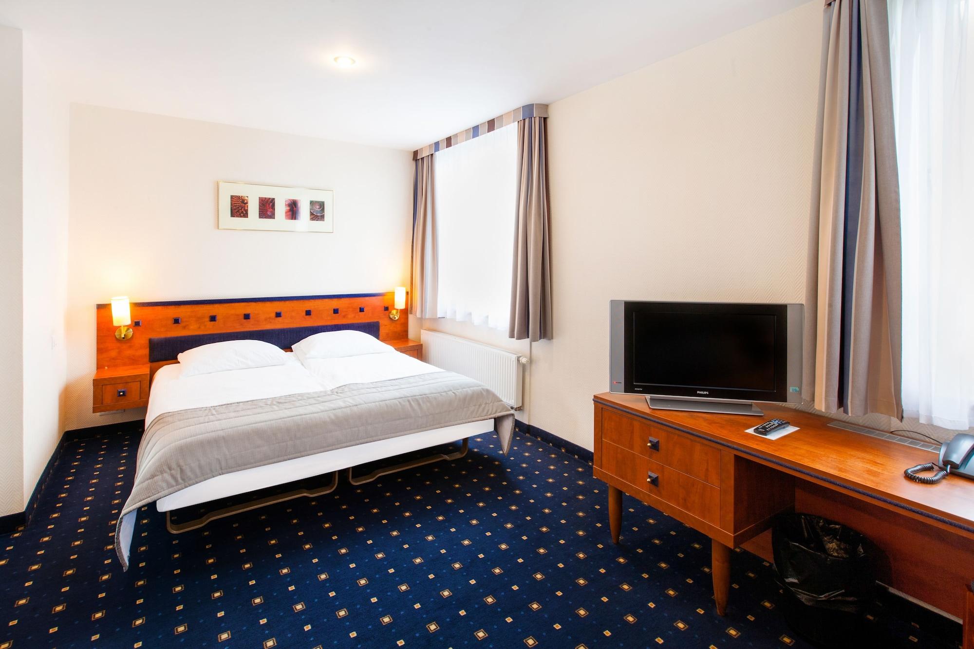 Qubus Hotel Glogow Экстерьер фото