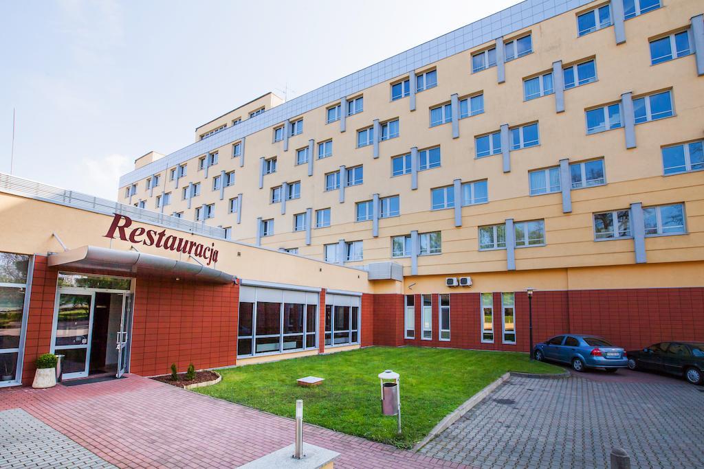 Qubus Hotel Glogow Экстерьер фото