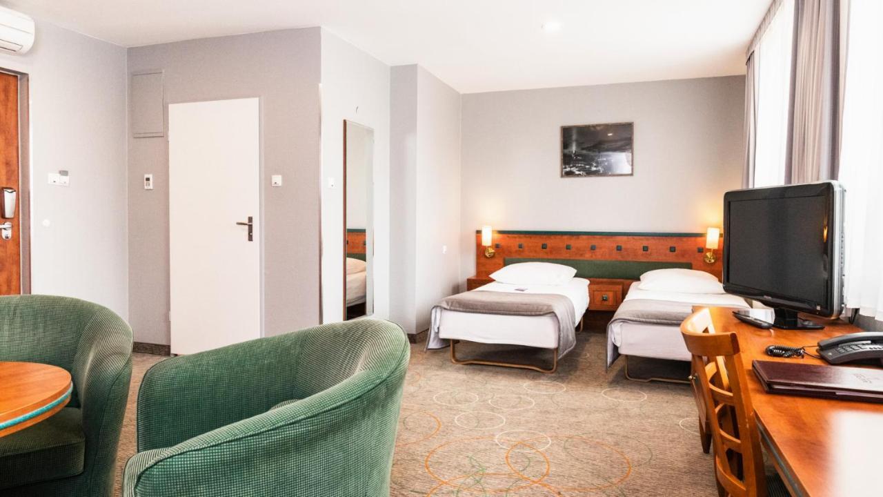 Qubus Hotel Glogow Экстерьер фото